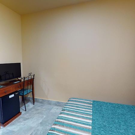 Hotel La Parrita Рота Екстер'єр фото