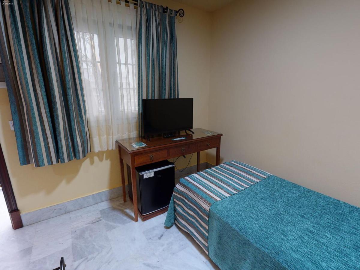 Hotel La Parrita Рота Екстер'єр фото