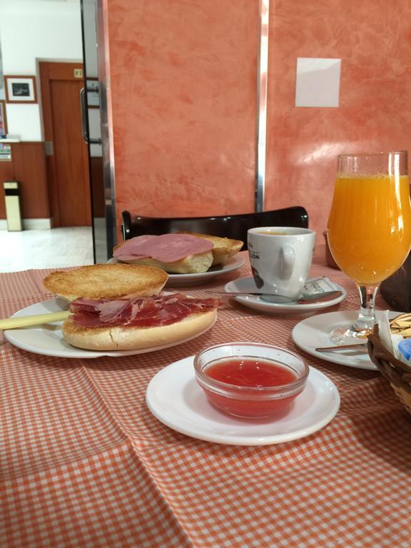 Hotel La Parrita Рота Екстер'єр фото