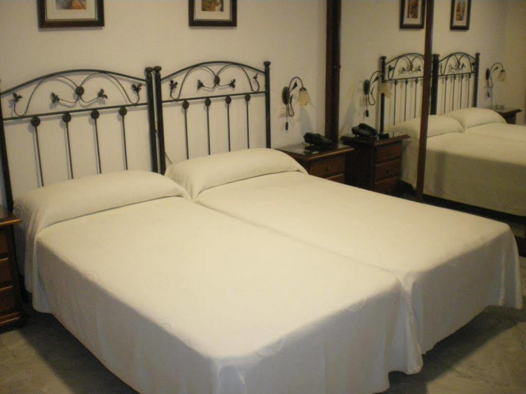 Hotel La Parrita Рота Екстер'єр фото