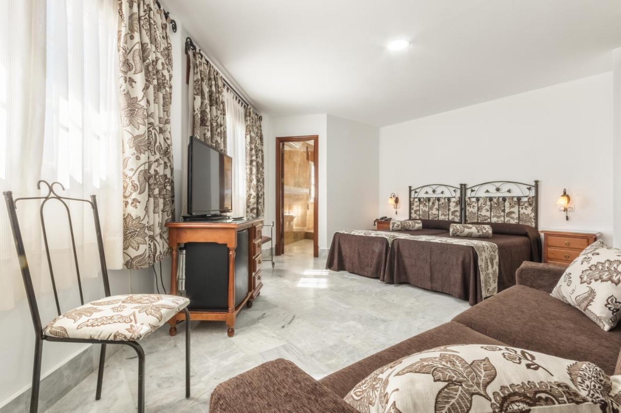Hotel La Parrita Рота Екстер'єр фото